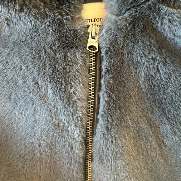 Abercrombie & Fitch Faux Fur Jacket - Picture 6 of 6
